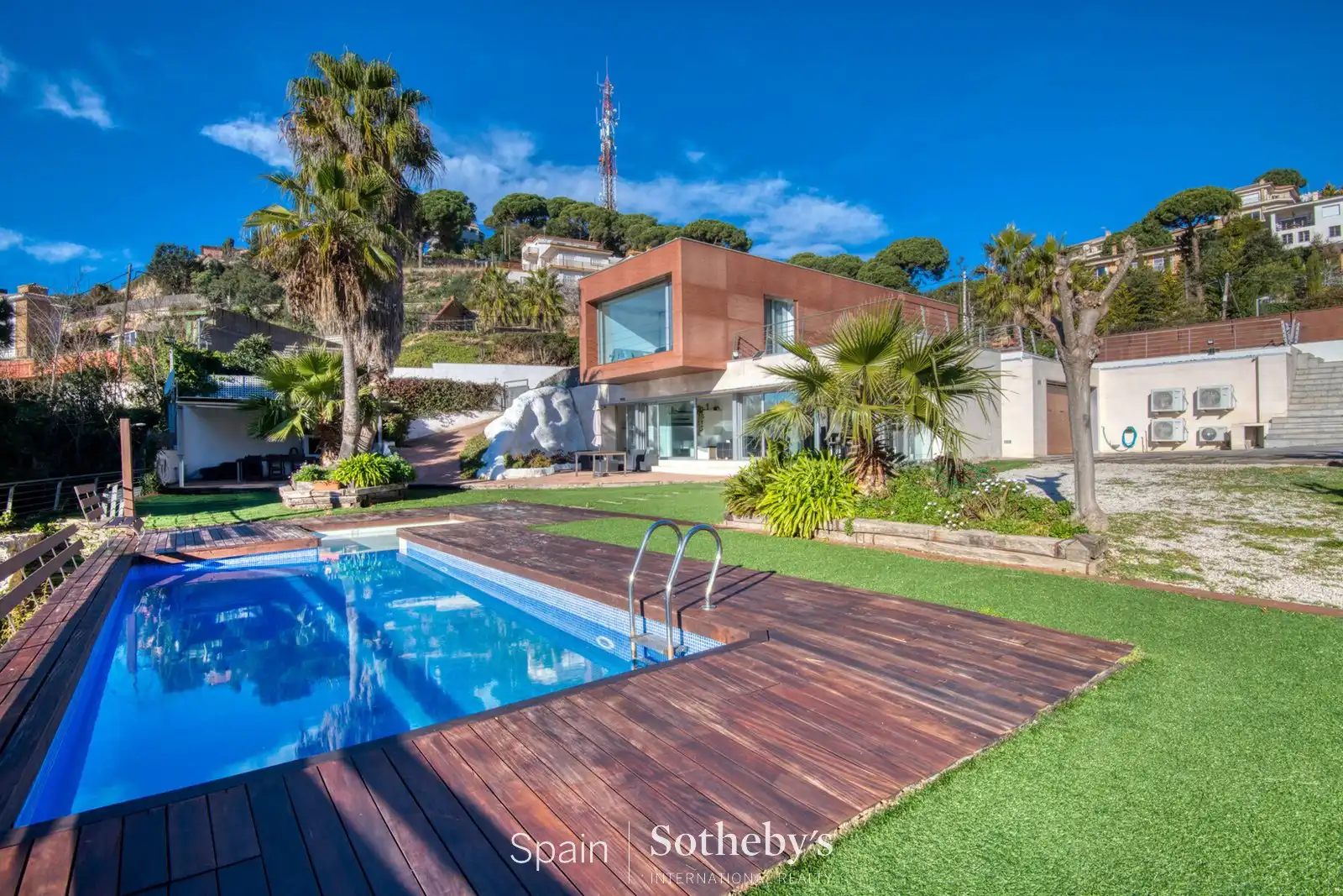 Vista exterior de Casa o xalet en venda en Lloret de Mar amb Aire condicionat, Calefacció i Jardí privat