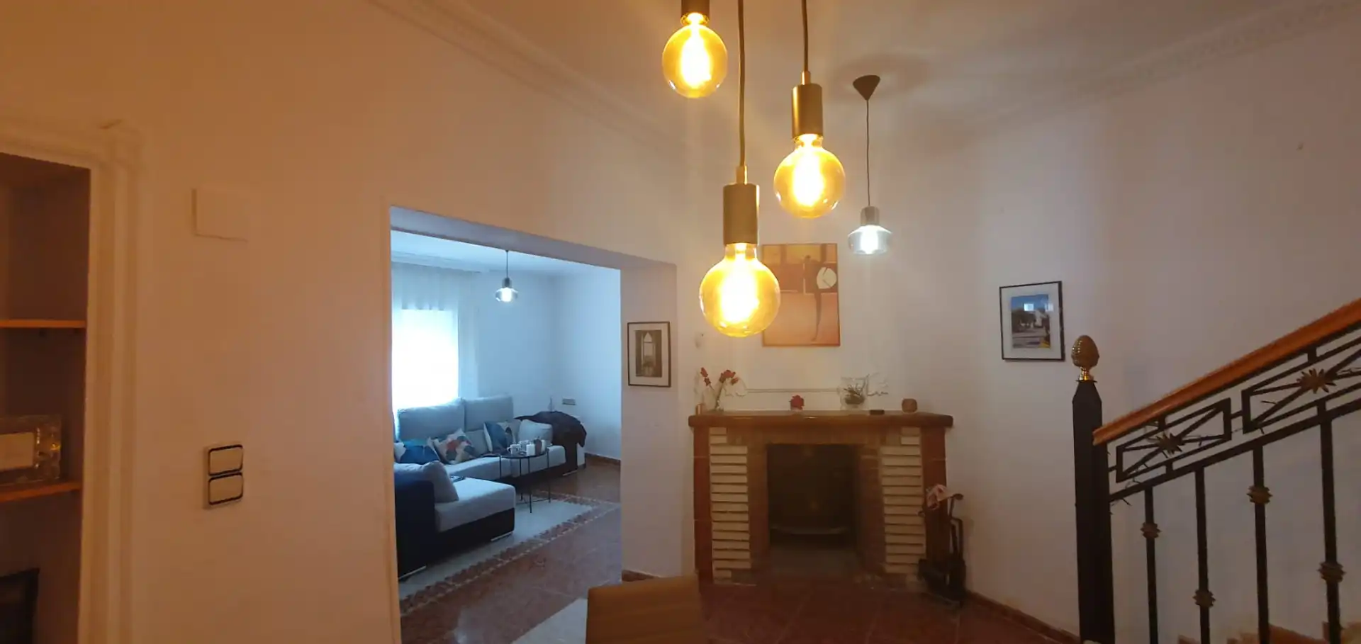 Wohnzimmer von Einfamilien-Reihenhaus zum Verkauf in Sax mit Abstellraum, Möbliert und Ofen