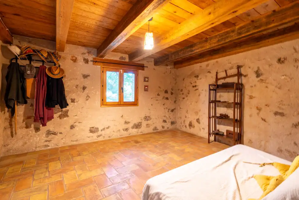 Finca rústica en venta en Aldover con Jardín privado, Terraza y Amueblado