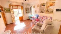 Sala d'estar de Casa o xalet en venda en Mislata amb Aire condicionat, Calefacció i Terrassa