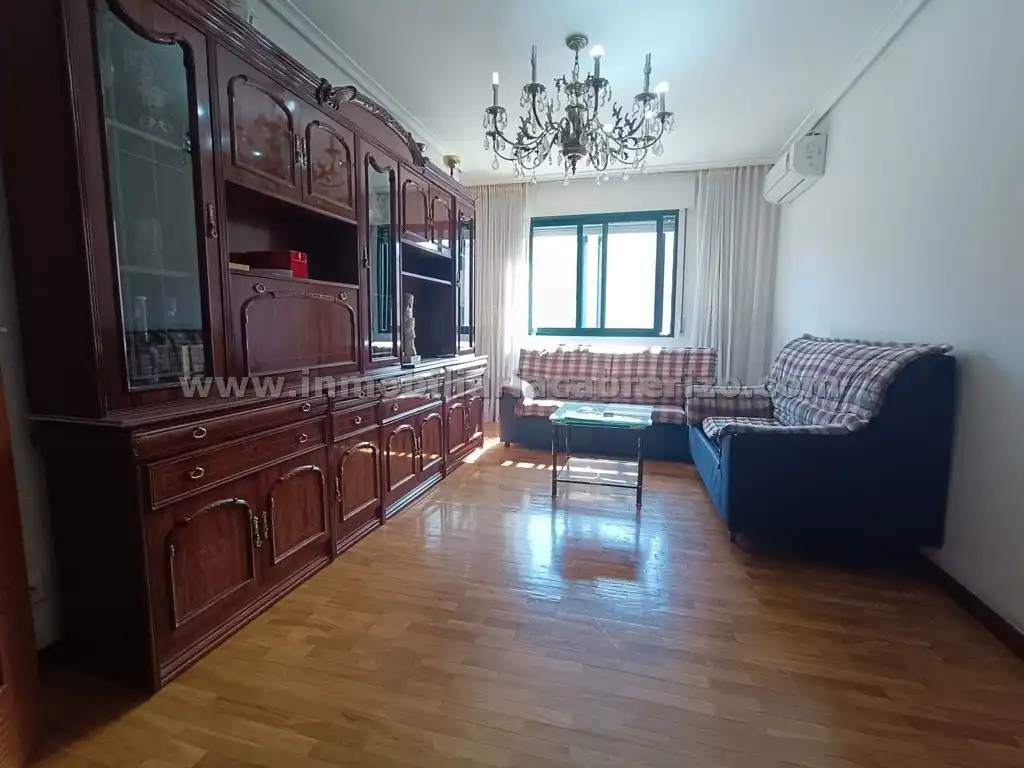 Wohnzimmer von Wohnungen zum Verkauf in  Logroño mit Klimaanlage, Heizung und Parkett