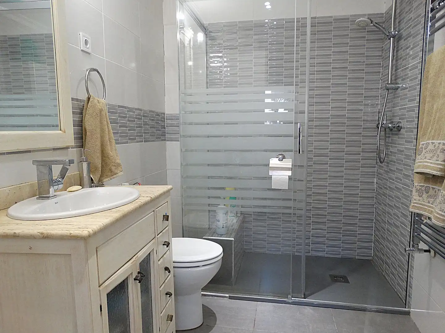 Baño de Casa o chalet en venta en Arganda del Rey con Aire acondicionado, Calefacción y Jardín privado