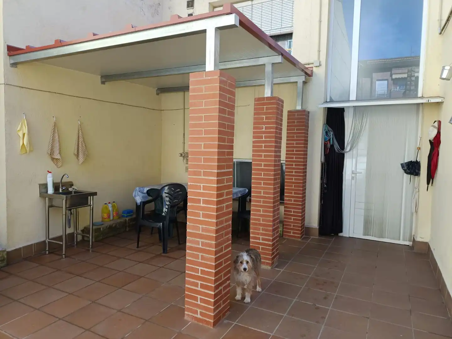 Terrasse von Einfamilien-Reihenhaus zum Verkauf in Cardedeu mit Privatgarten und Terrasse