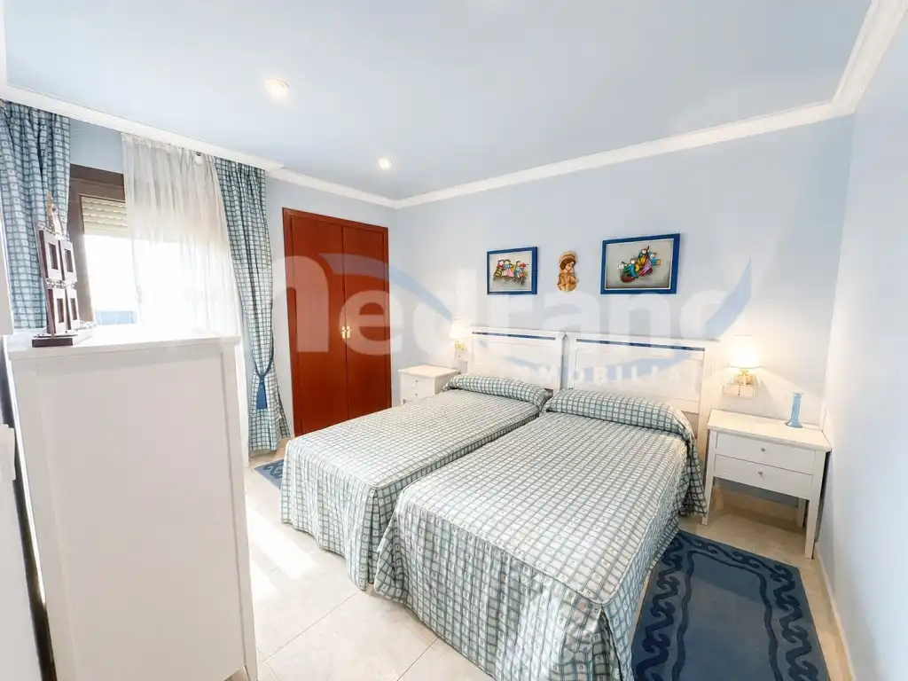 Bedroom of Flat for sale in Benidorm  with Air Conditioner, Private garden and Swimming Pool