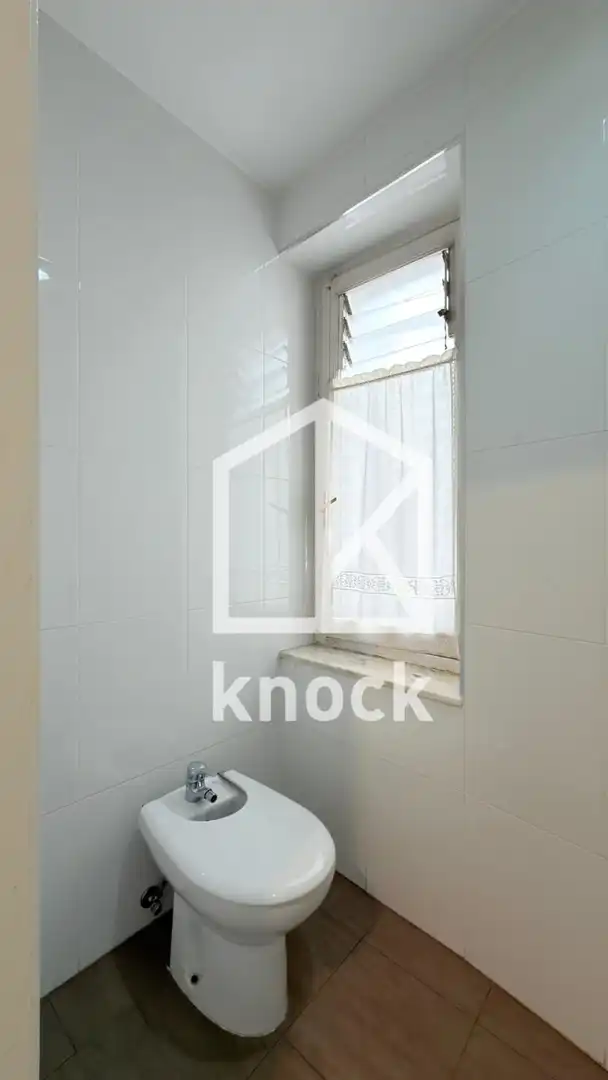 Bathroom of Flat for sale in Oviedo   with Heating and Parquet flooring