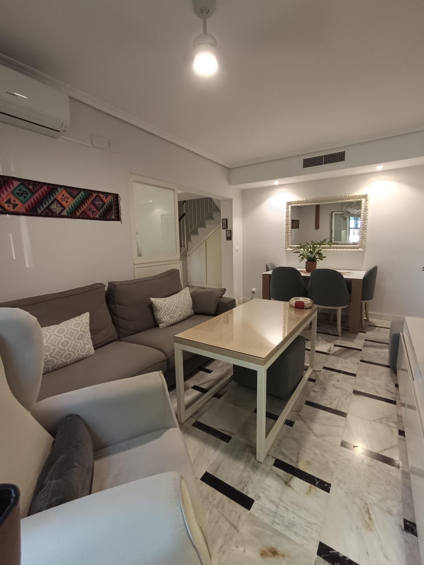 Sala d'estar de Casa adosada en venda en  Córdoba Capital