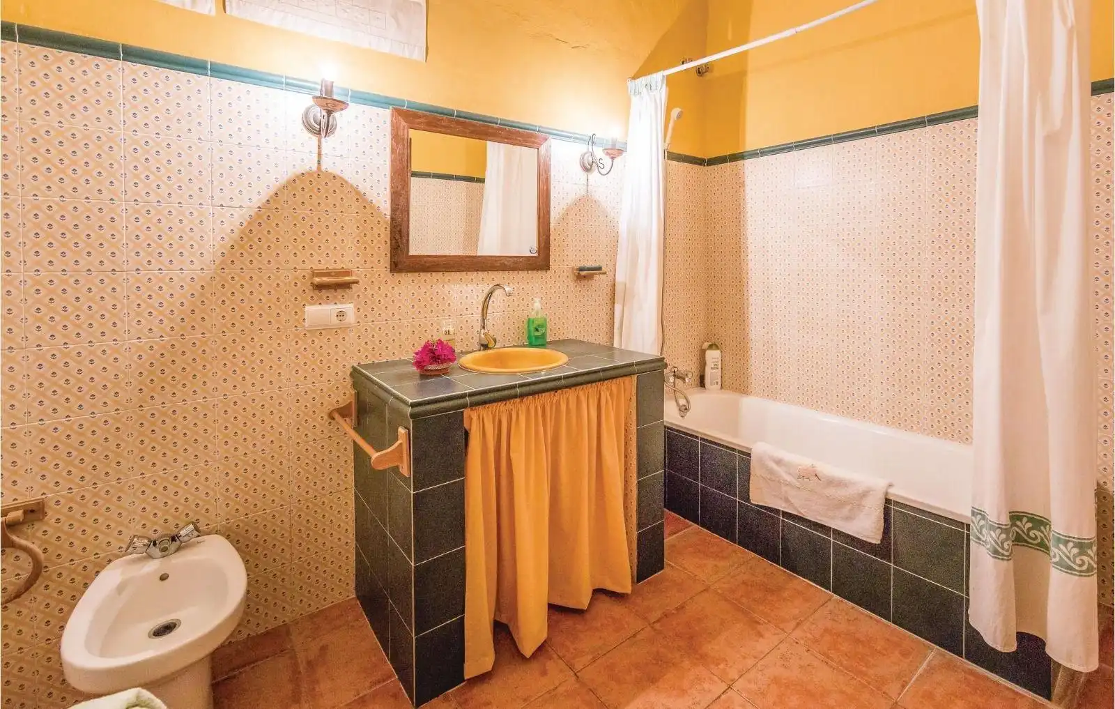 Bathroom of Houses for sale in Málaga  with Private garden, Swimming Pool and Furnished