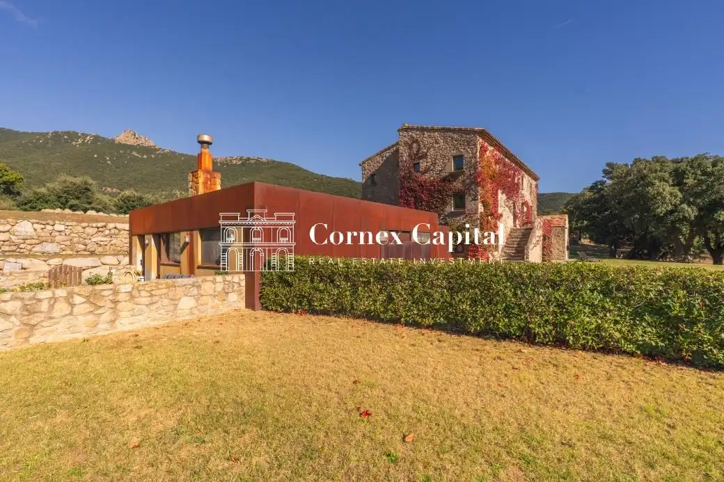 Vista exterior de Finca rústica en venta en Maçanet de Cabrenys con Calefacción, Jardín privado y Terraza