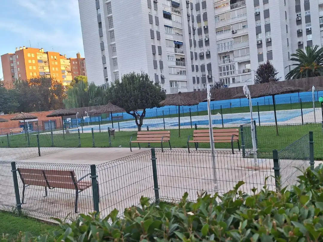 Piscina de Piso en venta en Alcorcón con Aire acondicionado y Terraza