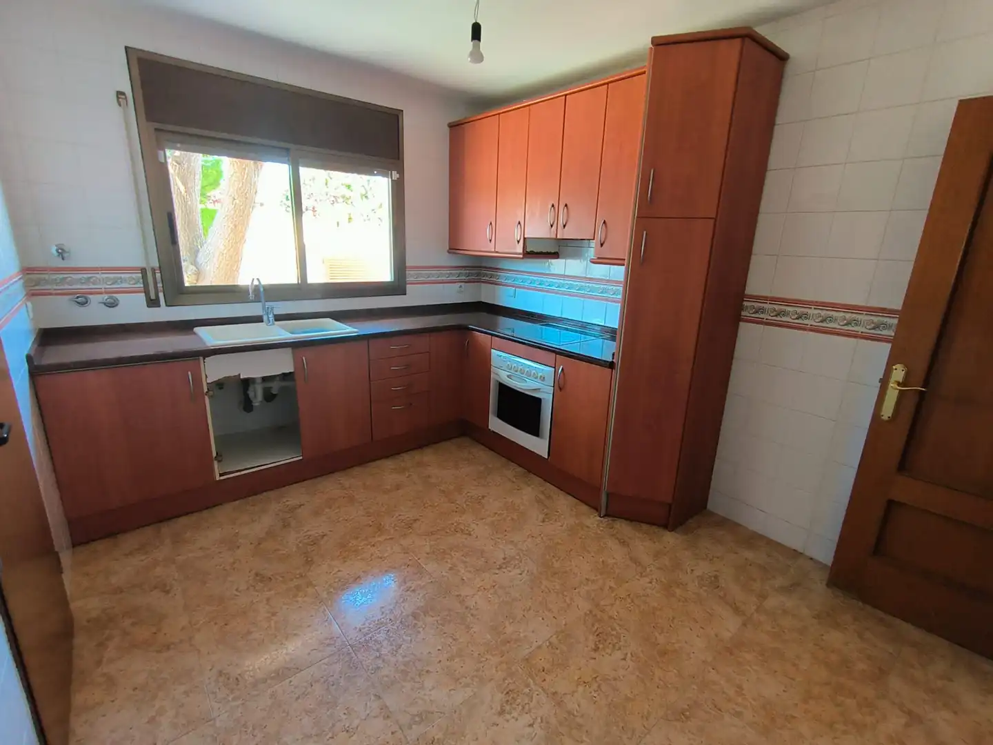 Kitchen of Houses for sale in Roda de Berà, Tarragona