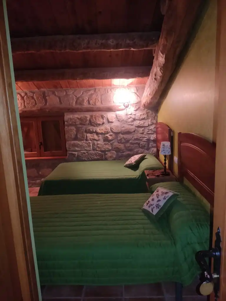 Habitación de Finca rústica en venta en Valdeltormo con Calefacción, Jardín privado y Terraza