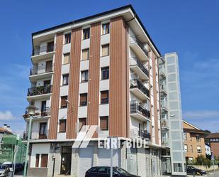 Exterior view of Flat for sale in Larrabetzu  with Balcony