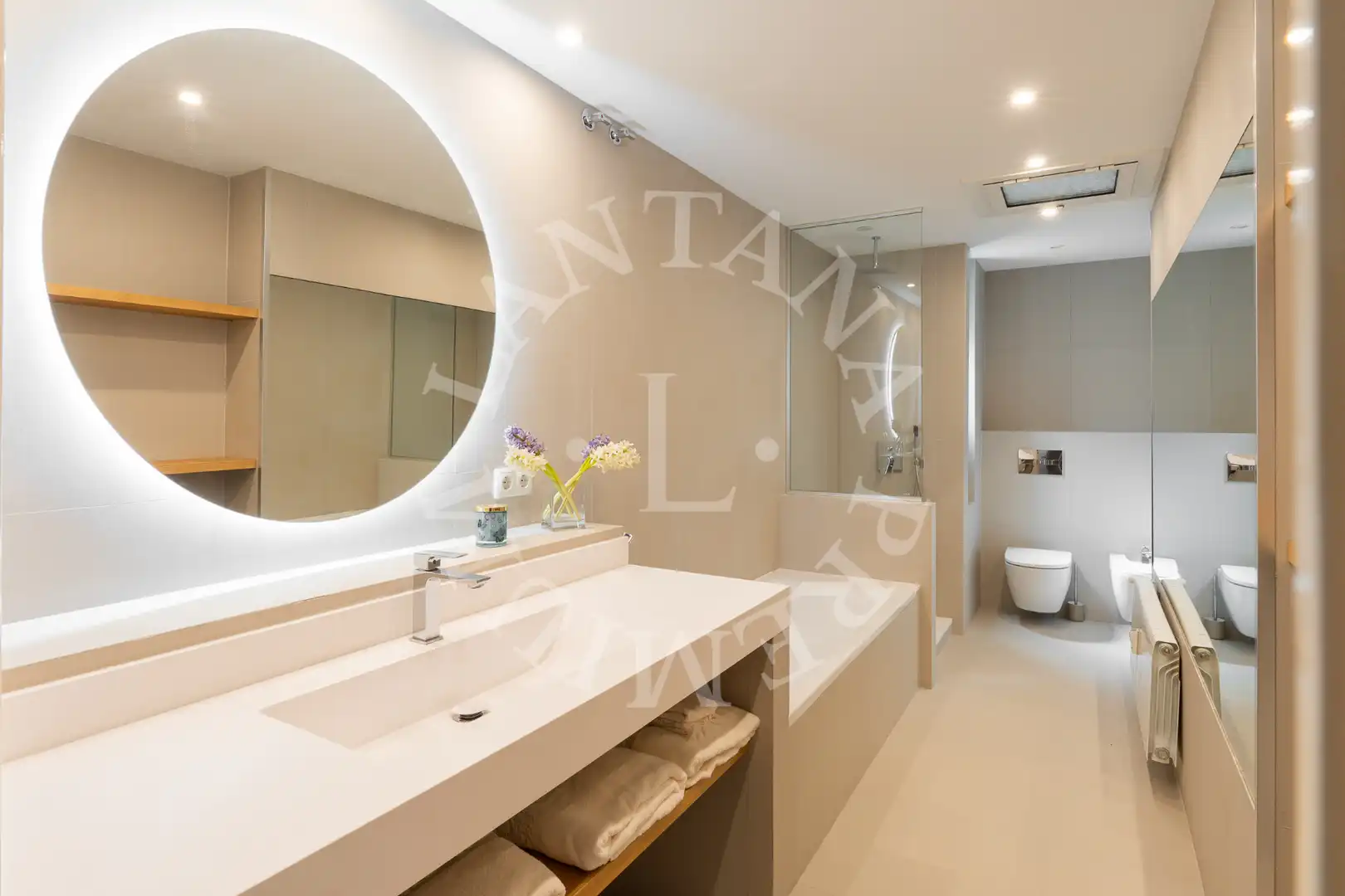 Baño de Ático en venta en Barcelona con Aire acondicionado, Calefacción y Parquet