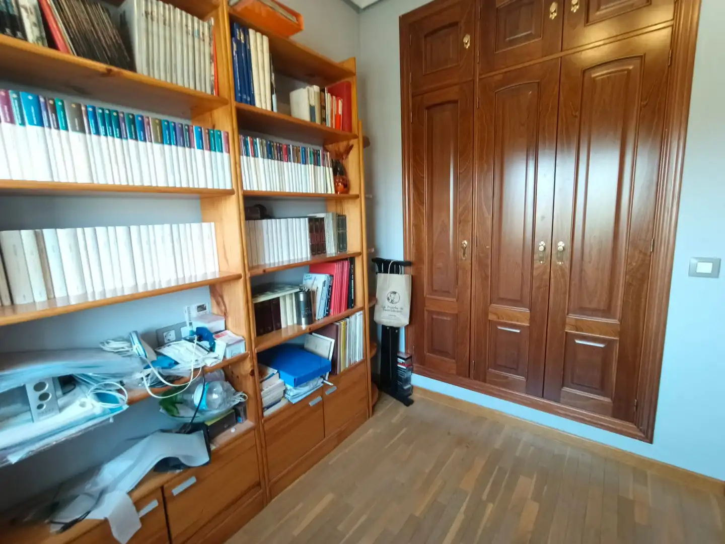 Dormitori de Casa adosada en venda en Cáceres amb Parquet i Traster