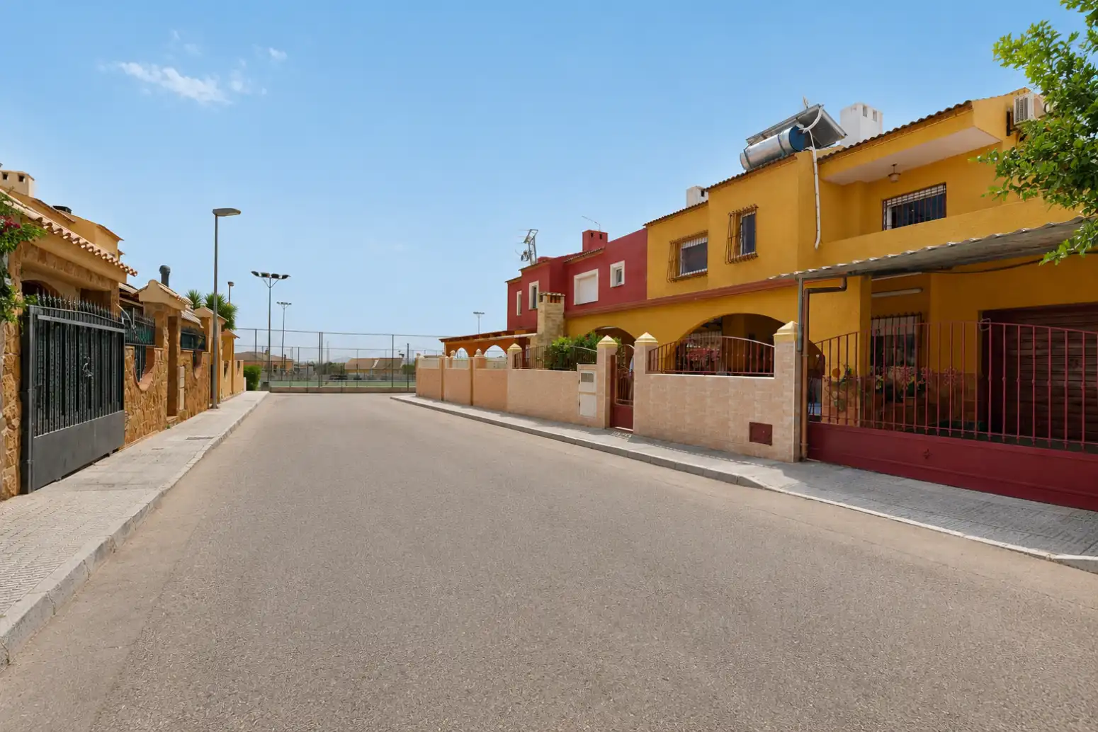 Vista exterior de Casa o xalet en venda en Cartagena amb Jardí privat