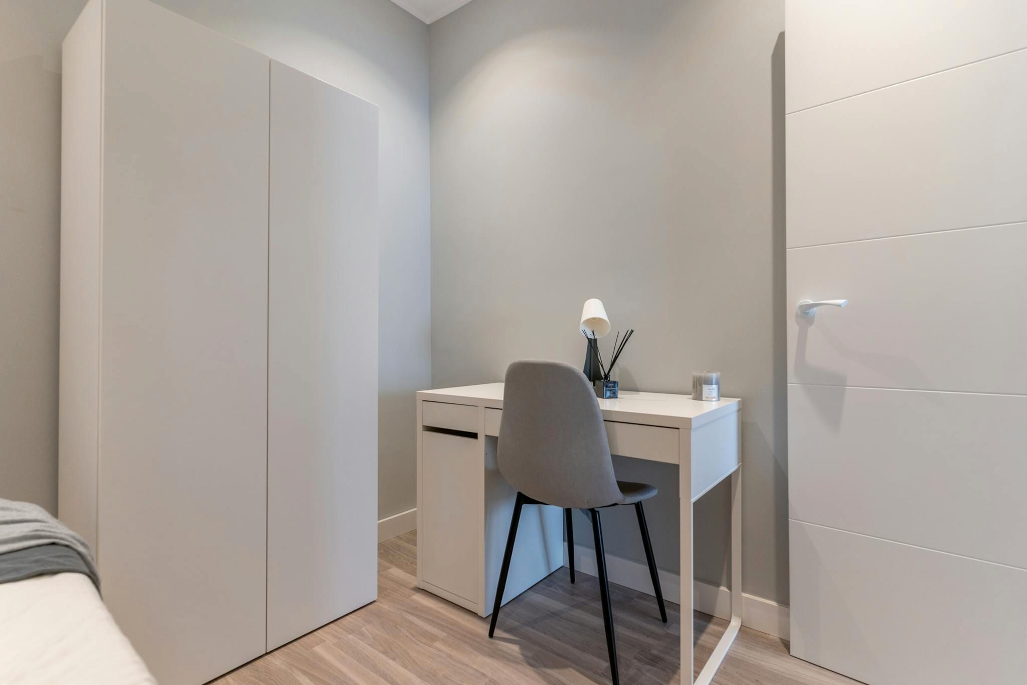 Bedroom of Flat to share in  Barcelona Capital  with Furnished, Washing machine and TV