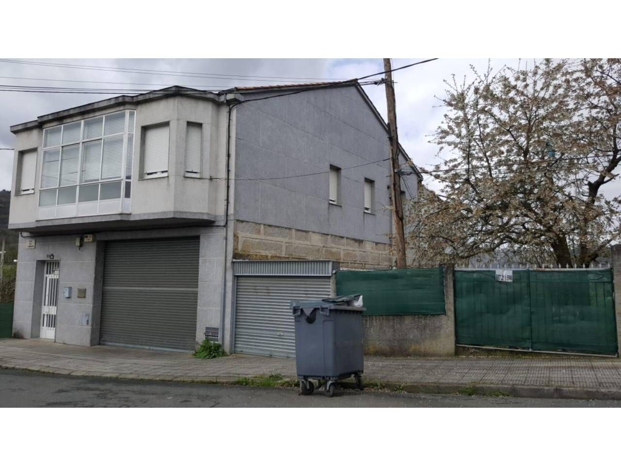 Vista exterior de Casa o xalet en venda en Ourense Capital  amb Calefacció, Terrassa i Moblat