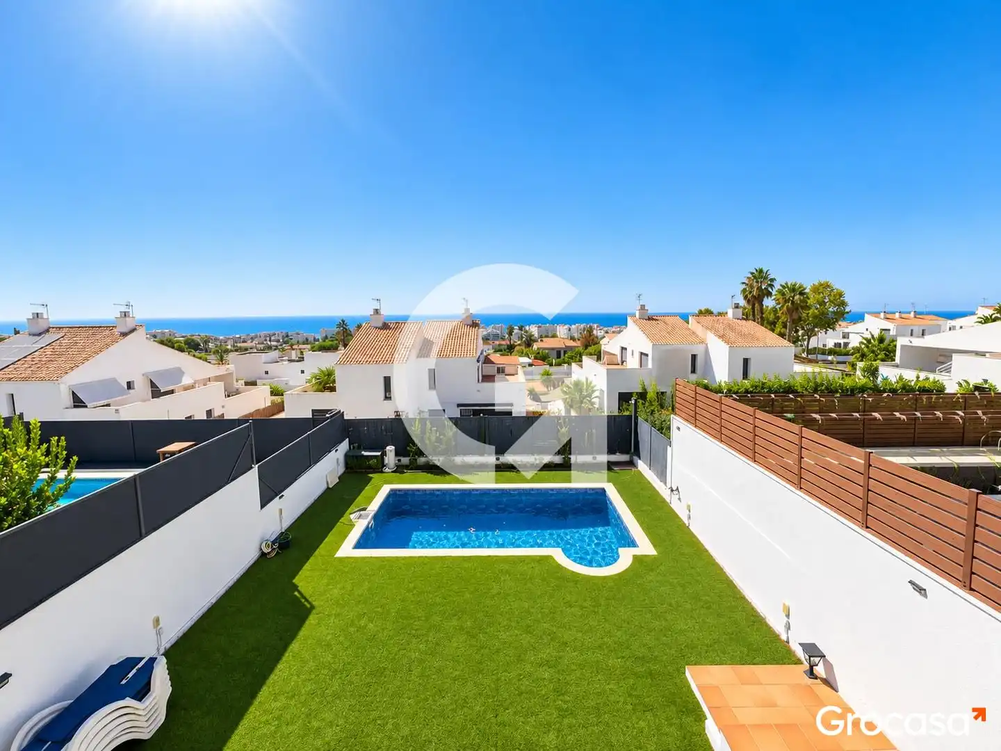 Chalet con piscina en venta en CL LLEBEIG