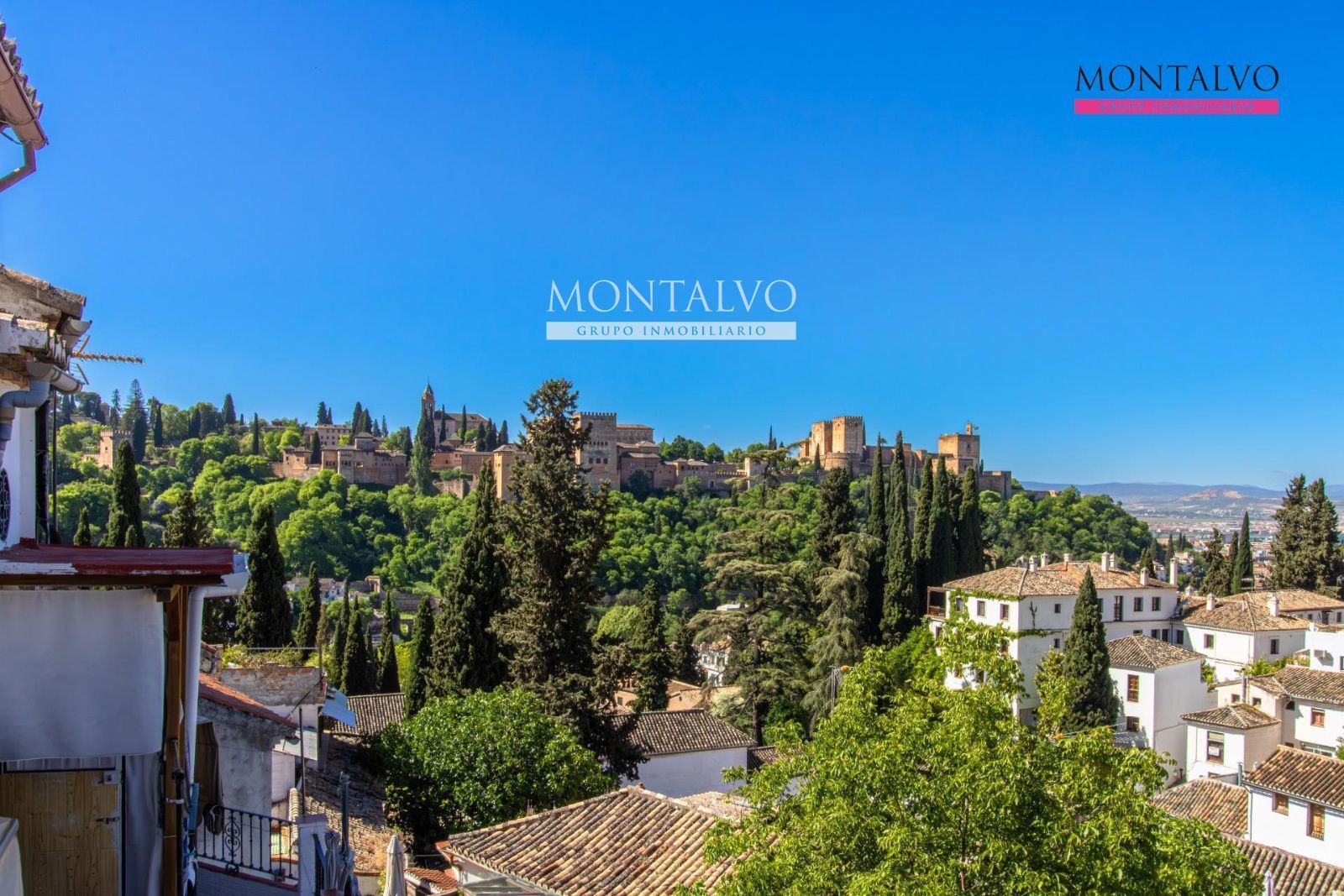 Vista exterior de Casa adosada en venda en  Granada Capital amb Aire condicionat, Calefacció i Terrassa