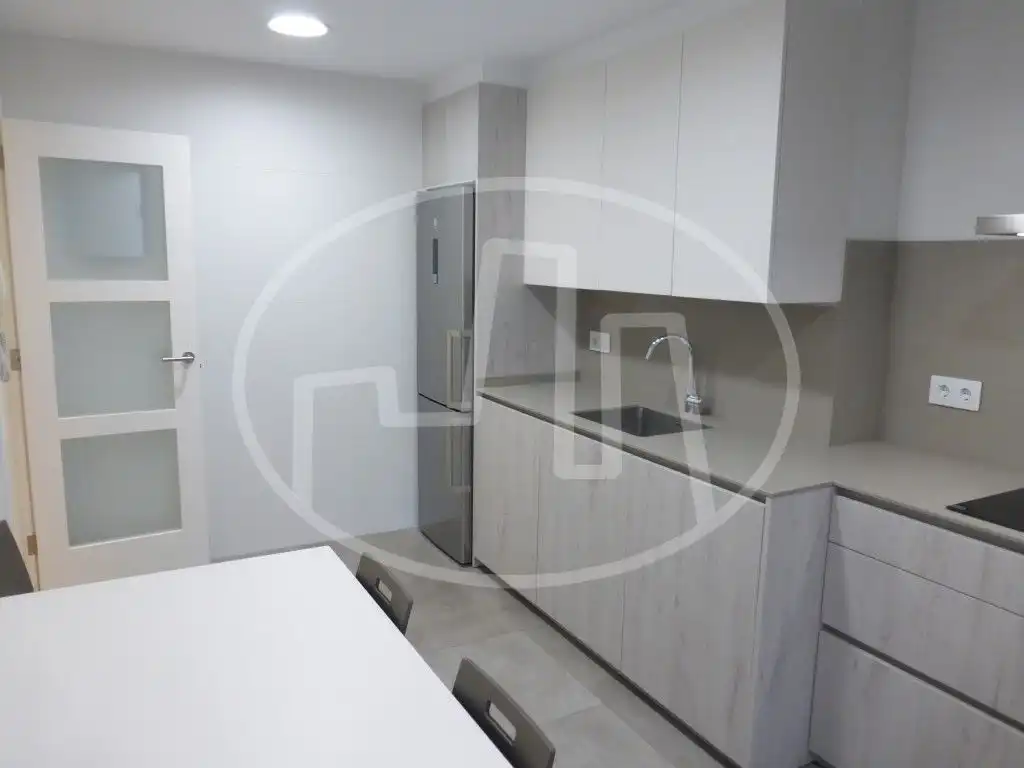 Piso de alquiler en Calle Serafín Olave, Iturrama