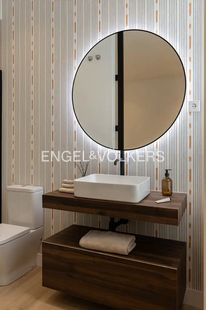 Bathroom of Flat for sale in Madrid  with Air Conditioner, Heating and Furnished