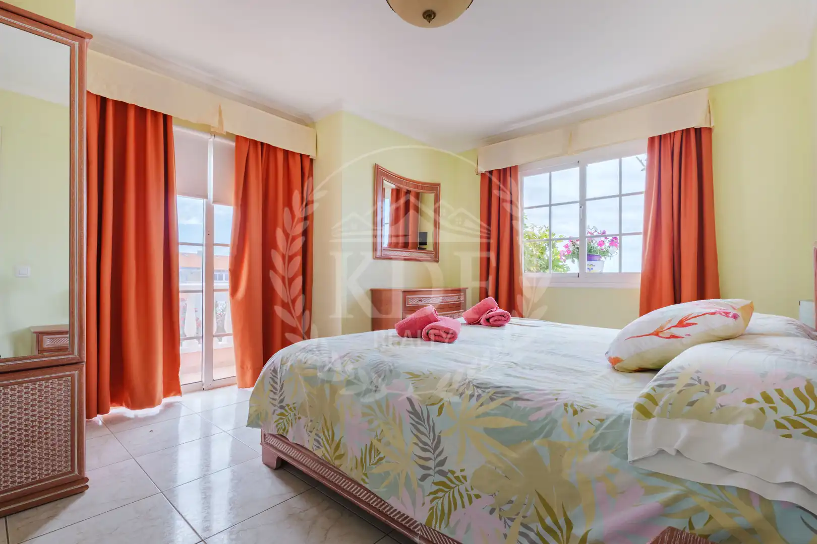 Bedroom of Buildings for sale in Granadilla de Abona  with Alarm and Community pool