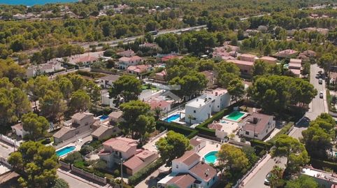 Gran jardín y piscina a minutos del Mediterráneo