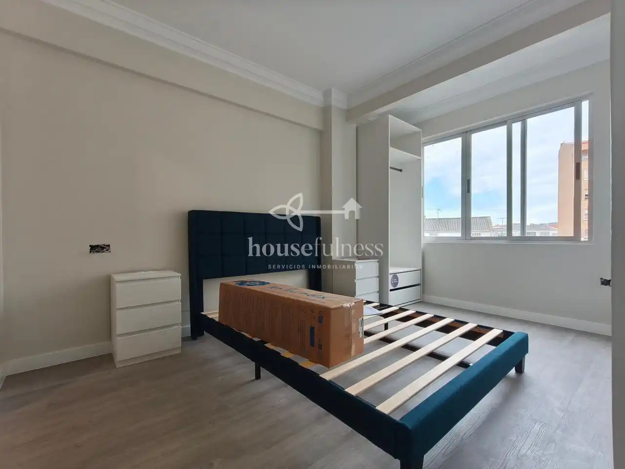 Schlafzimmer von Wohnung zum Verkauf in Ferrol mit Möbliert und Balkon