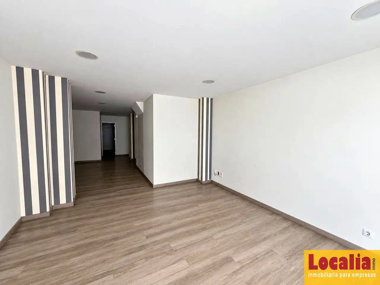 Commercial properties for rent in Cuatro Caminos