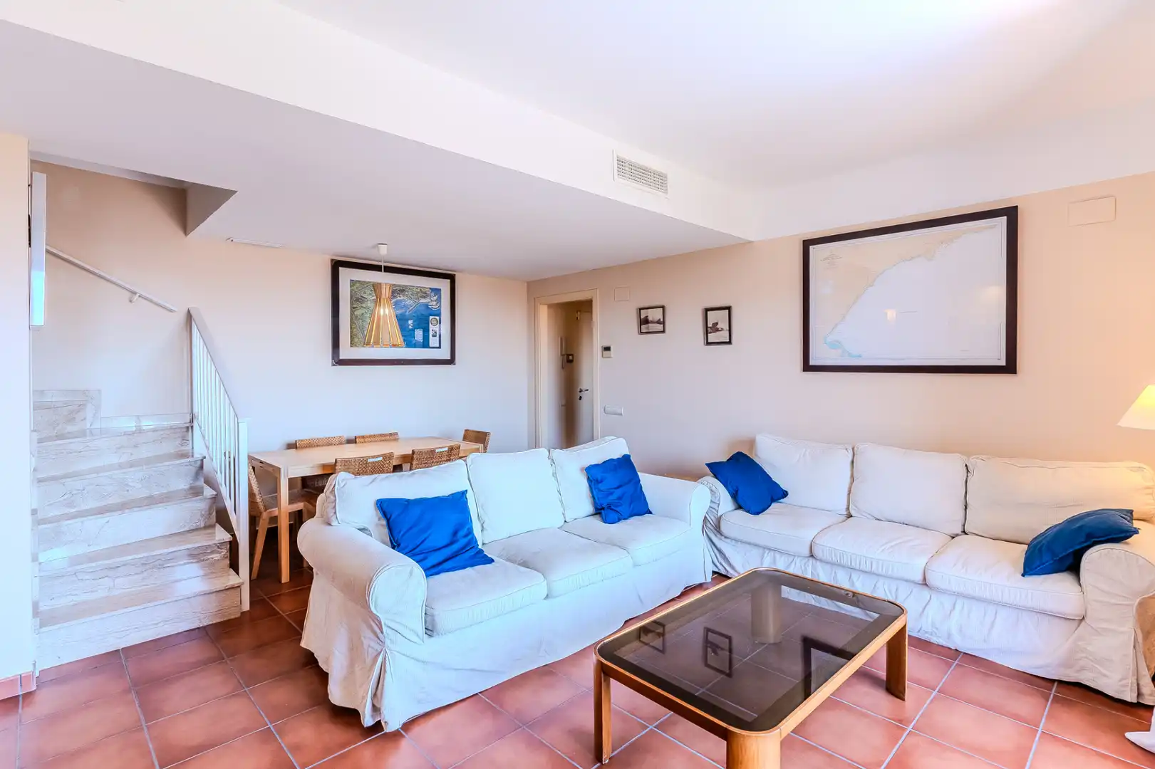 Sala de estar de Dúplex en venta en L'Ametlla de Mar  con Aire acondicionado, Calefacción y Terraza