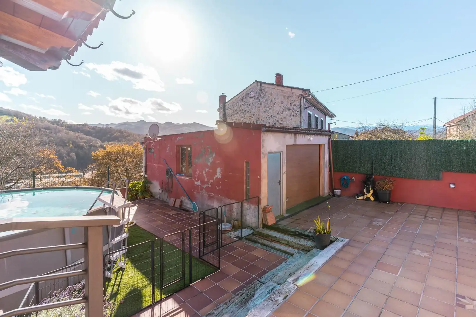 Vista exterior de Casa o xalet en venda en Langreo amb Calefacció, Jardí privat i Terrassa