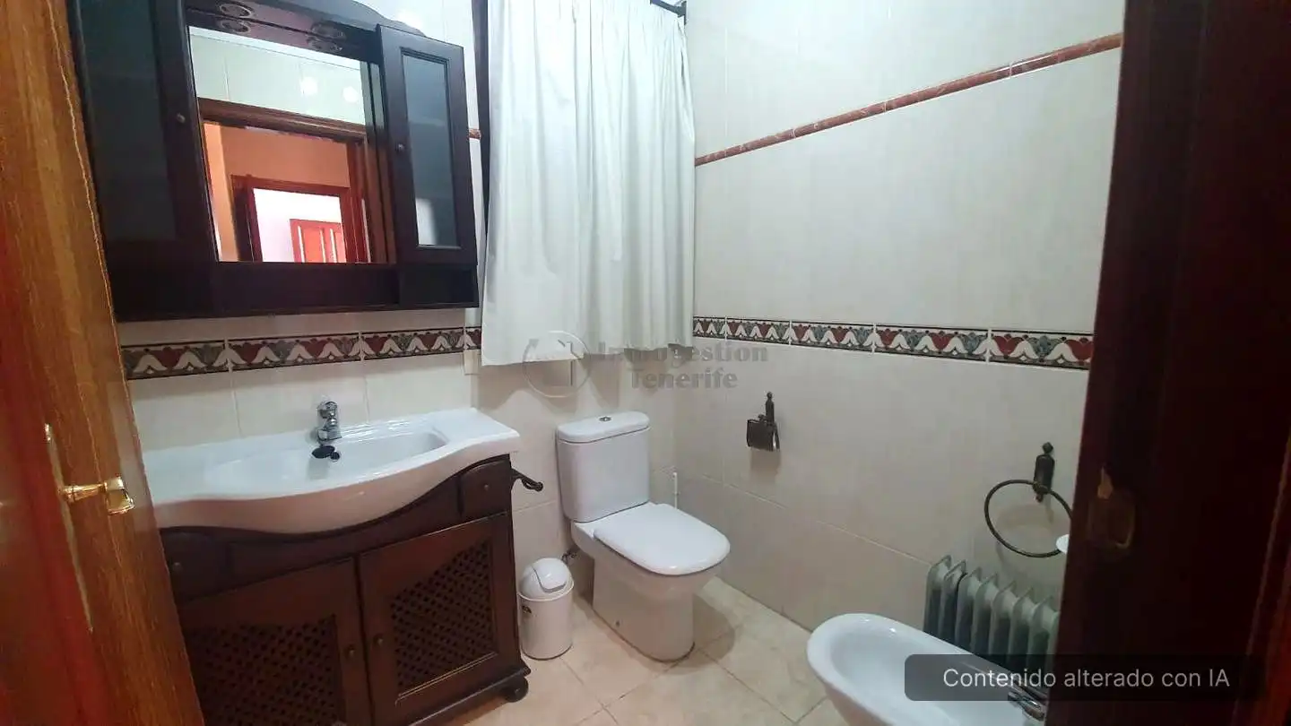 Baño de Casa o chalet en venta en Arona con Terraza, Piscina y Amueblado