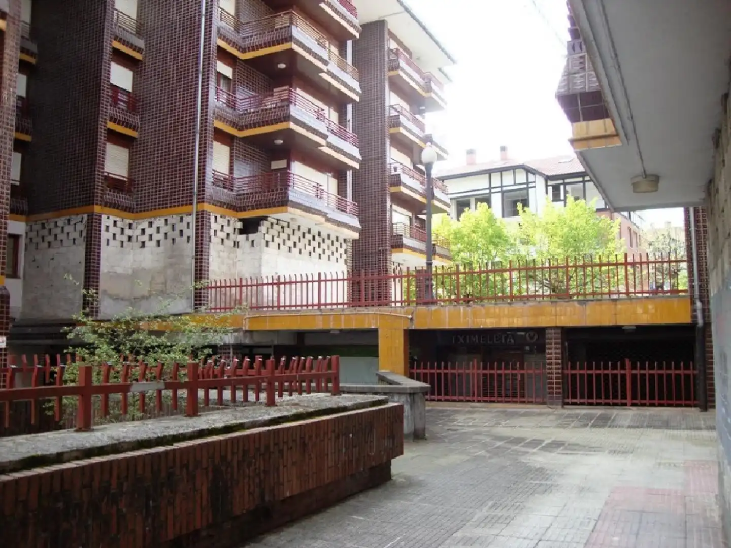 Vista exterior de Local en venda en Bilbao 