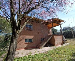 Vista exterior de Casa o xalet en venda en Pedrezuela amb Terrassa