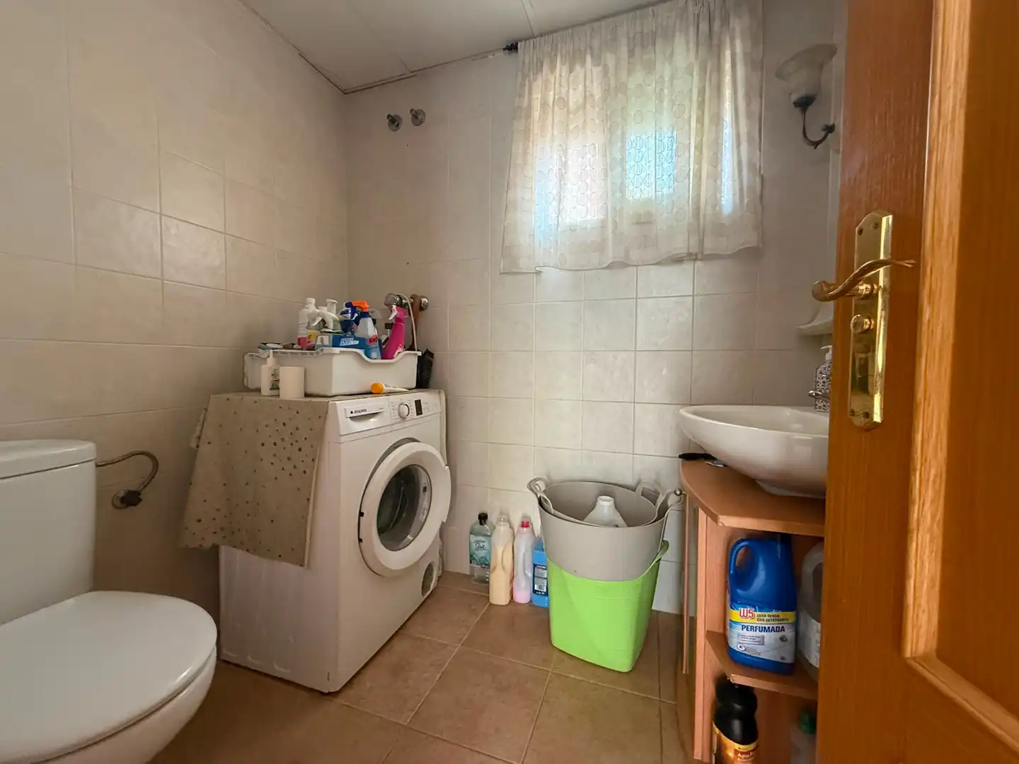 Bany de Casa o xalet en venda en La Pobla de Vallbona amb Aire condicionat, Calefacció i Jardí privat