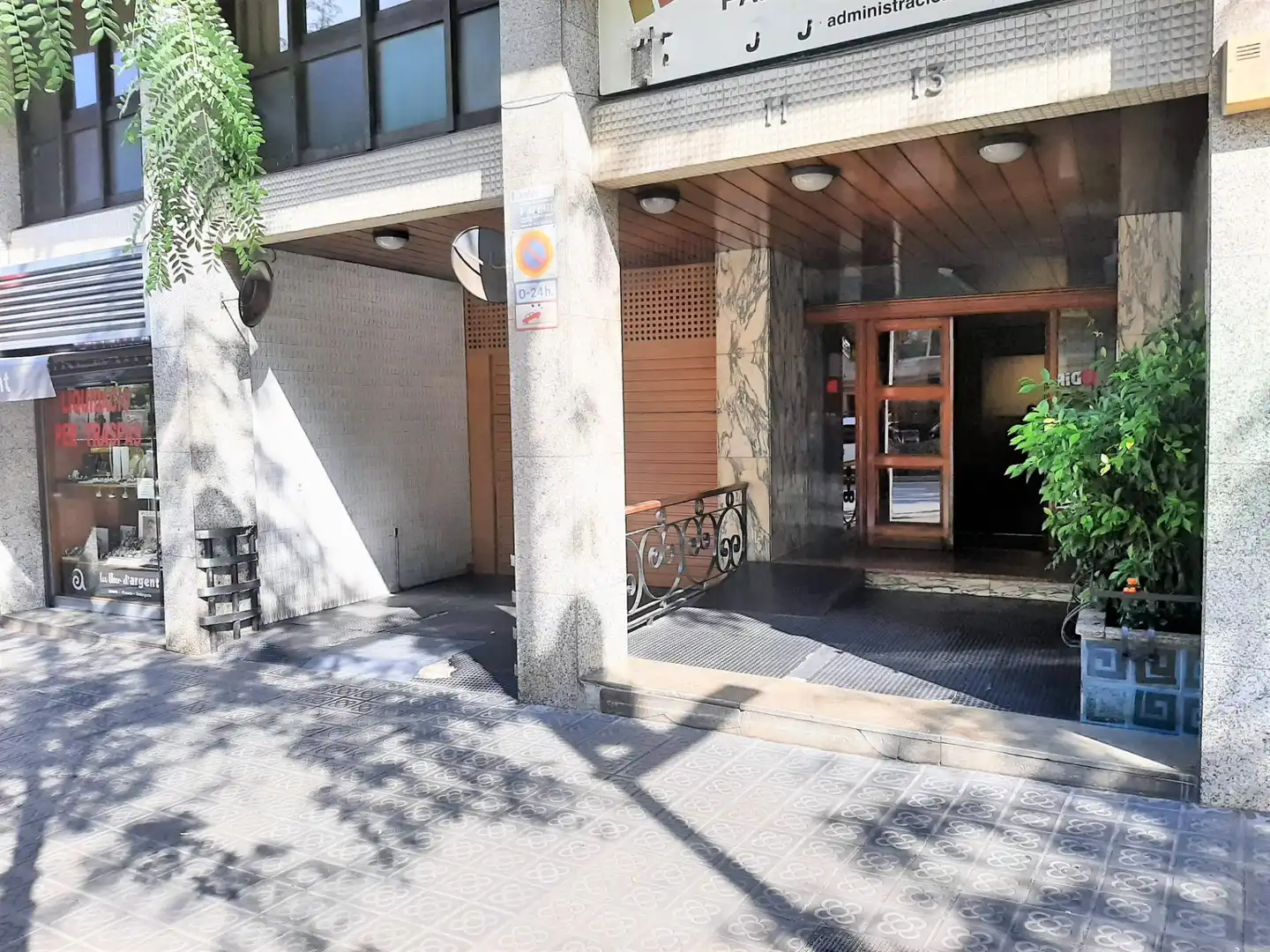 Büro zur Miete in Barcelona mit Klimaanlage, Heizung und Möbliert