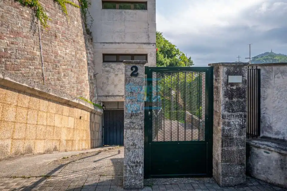Exterior view of Flat for sale in Donostia - San Sebastián   with Heating, Terrace and Storage room
