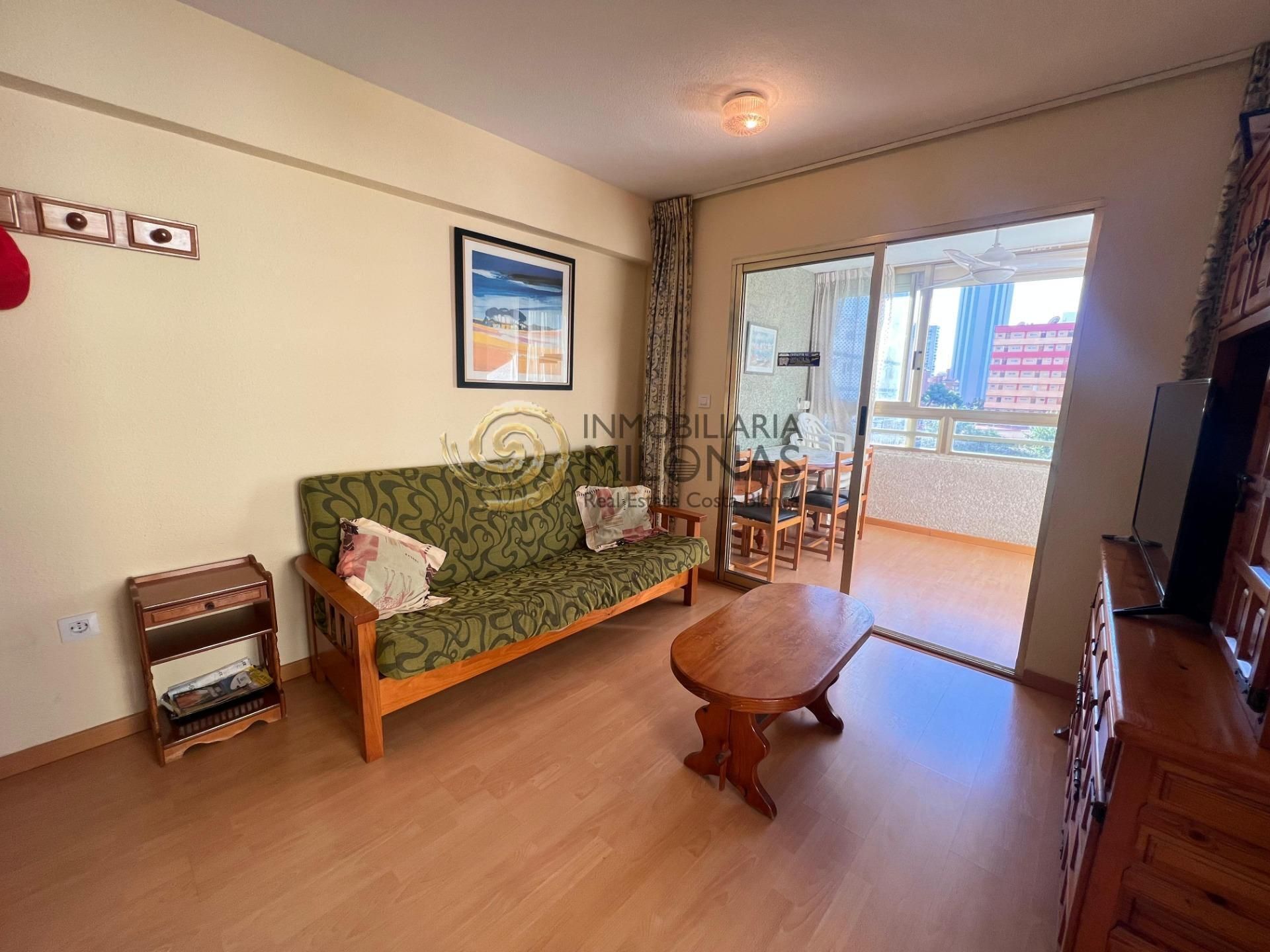 Sala de estar de Apartamento en venta en Benidorm con Aire acondicionado, Terraza y Piscina comunitaria