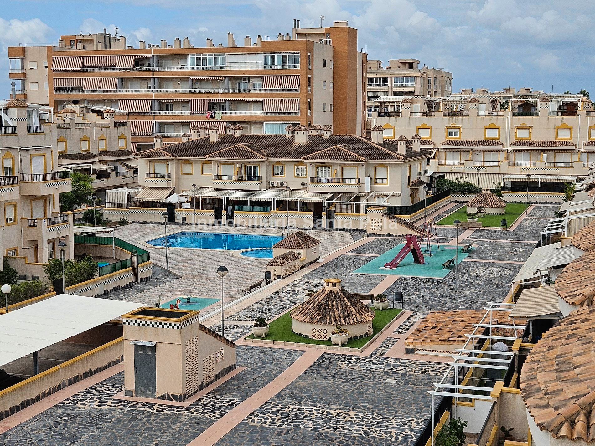 Vista exterior de Casa o chalet en venta en Santa Pola con Aire acondicionado, Terraza y Piscina