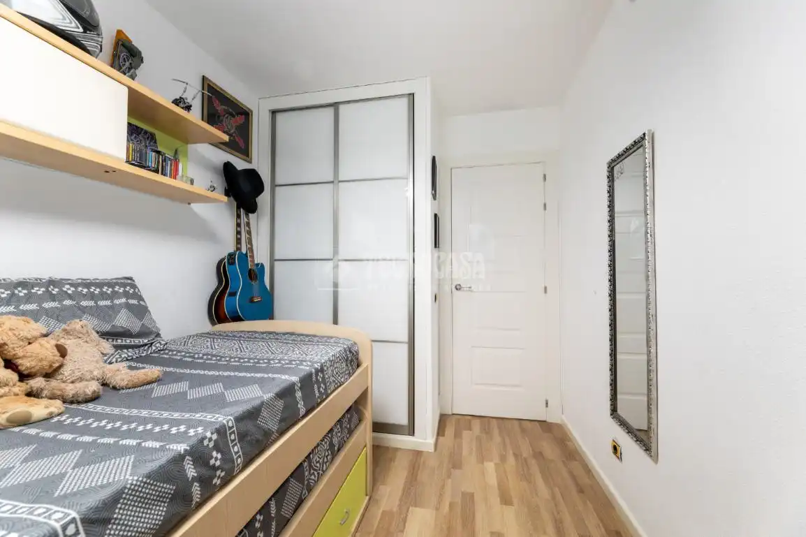 Schlafzimmer von Wohnung zum Verkauf in Hoyo de Manzanares mit Klimaanlage, Heizung und Gemeinschaftspool