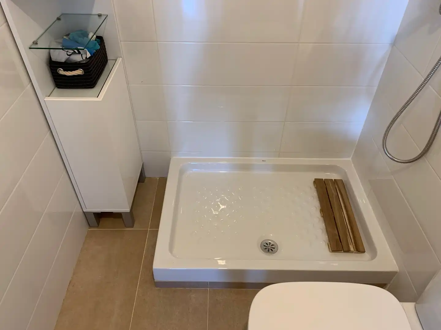 Bathroom of Flat for rent in Madrid  with Air Conditioner, Heating and Terrace