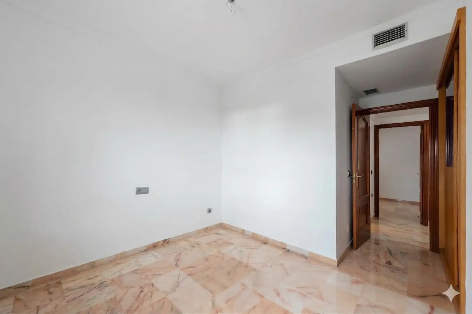 Apartamento con piscina en venta en Torrequebrada, imagen 11