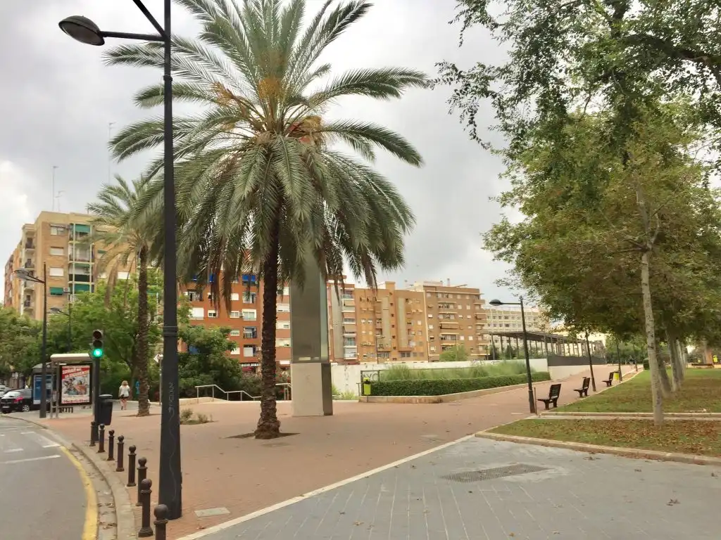 Außenansicht von Wohnung zur Miete in Valencia mit Klimaanlage, Heizung und Abstellraum