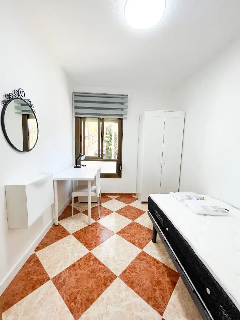Habitación de Piso de alquiler en Cerdanyola del Vallès con Calefacción, Amueblado y Horno