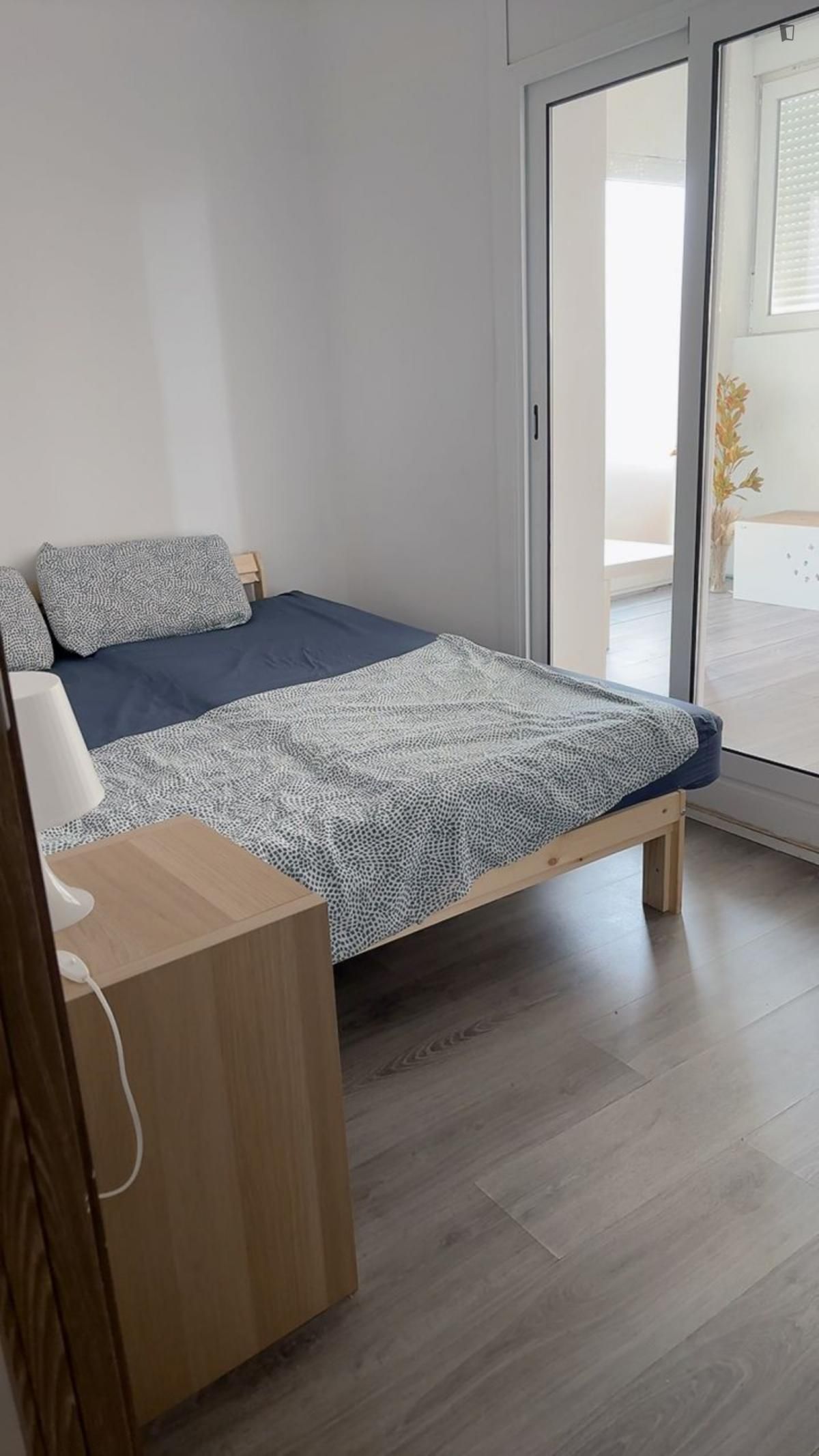 Apartment to share in Llefià