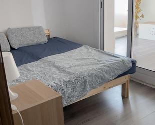 Bedroom of Apartment to share in Badalona  with Air Conditioner