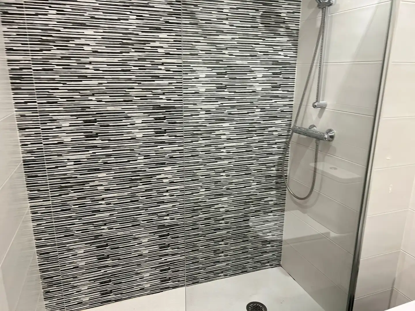 Baño de Piso en venta en Oviedo  con Calefacción, Parquet y Terraza