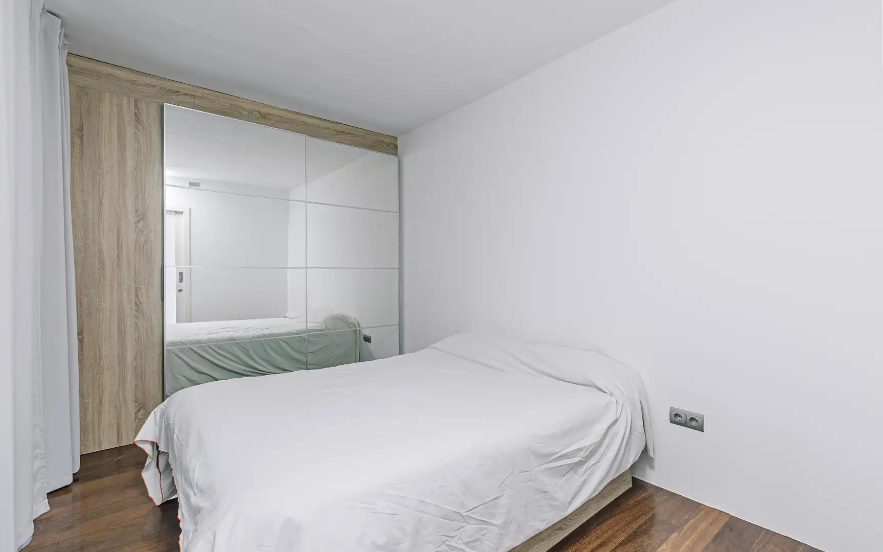 Schlafzimmer von Wohnung zum Verkauf in Barcelona mit Klimaanlage, Heizung und Möbliert