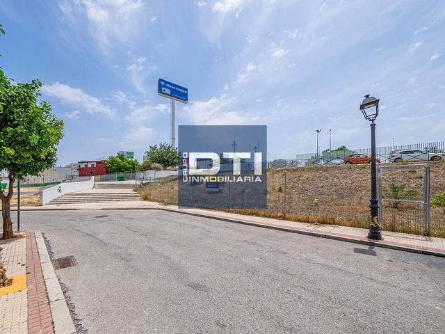 Terreno residencial en Venta en Miguel Ángel Asturias en Castilleja de la Cuesta