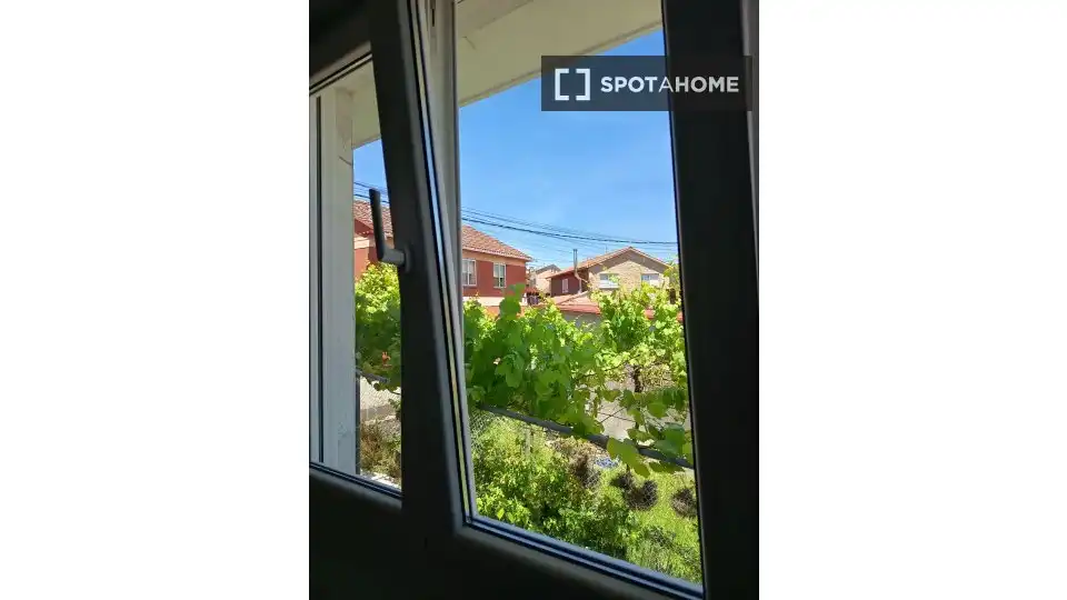 Vista exterior de Apartamento para compartir en Cangas  con Aire acondicionado, Terraza y Amueblado